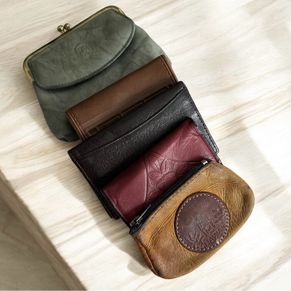 Lot of Leather Wallet, Key Holders, Coin Purse (5)